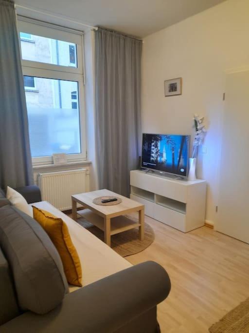 Zwei-Zimmer Wohnung In Wiesbadens Westend Exterior photo